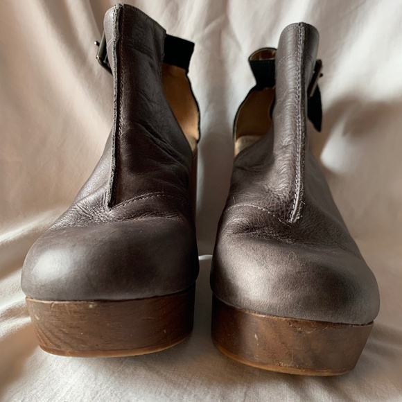 Free People gray & black 'Amber Orchard wooden heel Clogs' - Picture 4 of 10
